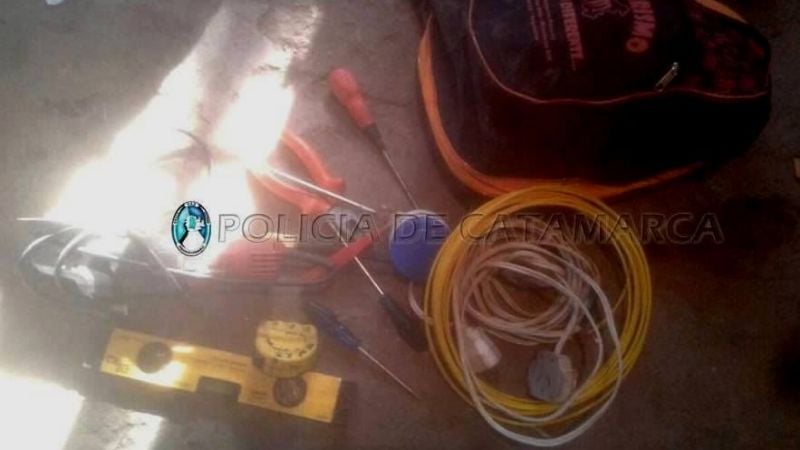 Aprehenden a un joven y recuperan varios elementos robados