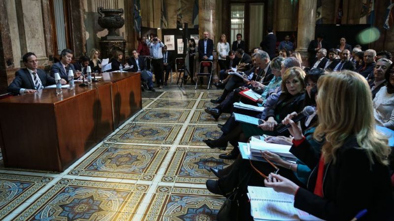El Senado trató un proyecto de Mera para adecuar los créditos del Procrear complementario