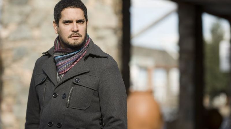 Lucas Piedras canta en la Terminal