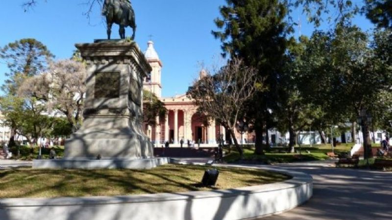 Artesanos no podrán instalarse en la Plaza 25 de Mayo