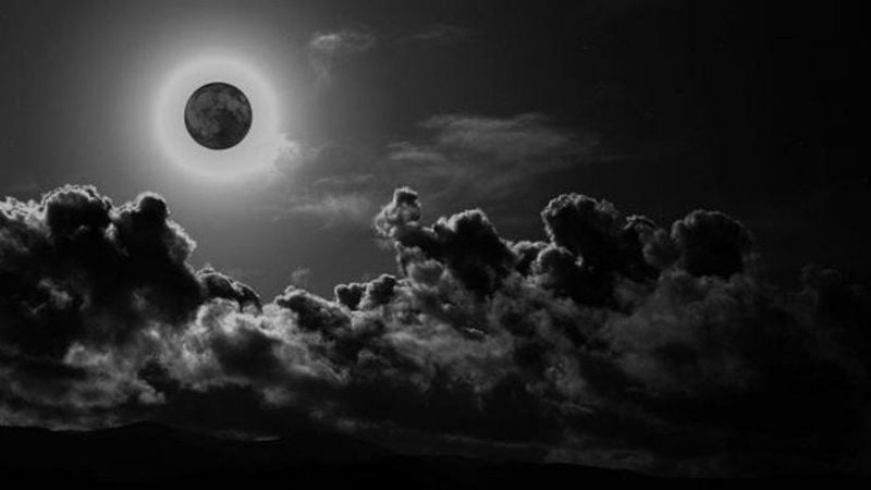 Aseguran que este viernes habrá "luna negra"
