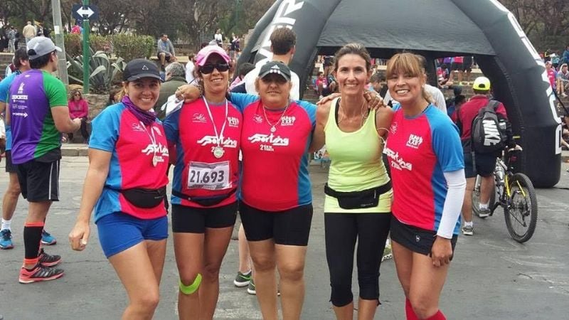 Carolina Espeche y Ariel Rosales escoltas en el medio maratón de Salta