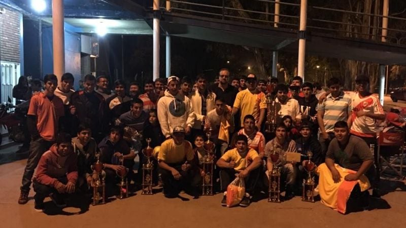 Premiación en la Liga Barrial de Fútbol