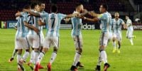 Los jugadores argentinos festejan el empate ante Venezuela.