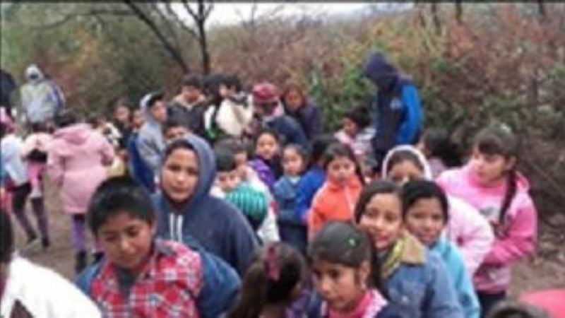 Peronistas de Andalgalá con los niños