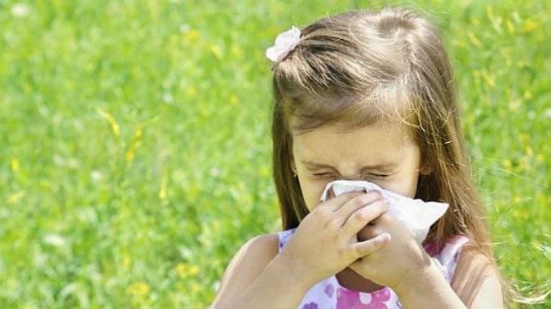 Niños nacidos por cesárea tienen más riesgo de sufrir alergias