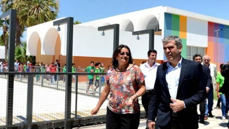 Lucía con funcionarios nacionales