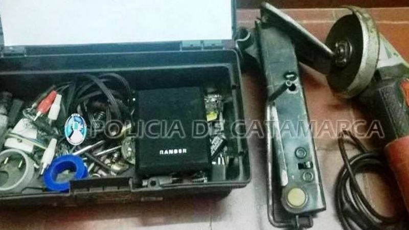 Intentaba vender cosas robadas