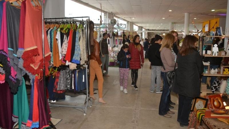 Capacitación para emprendedores culturales y feriantes