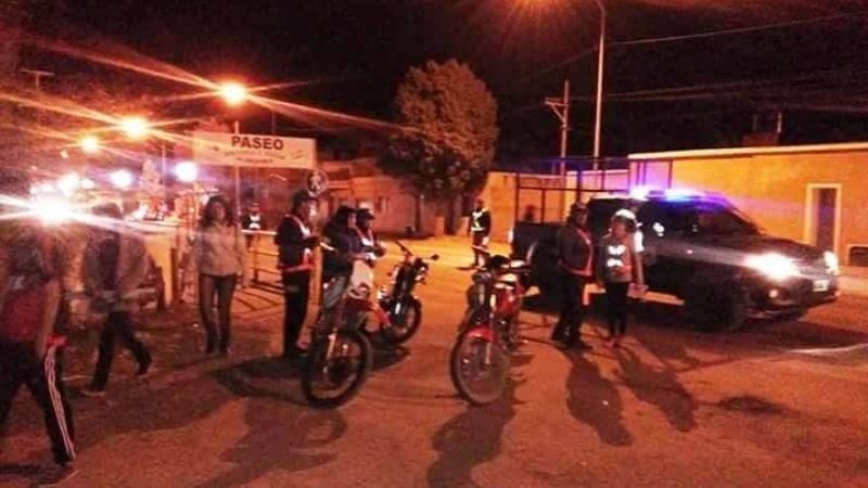 En control sorpresivo, secuestran 20 motos y menores hirieron a policías
