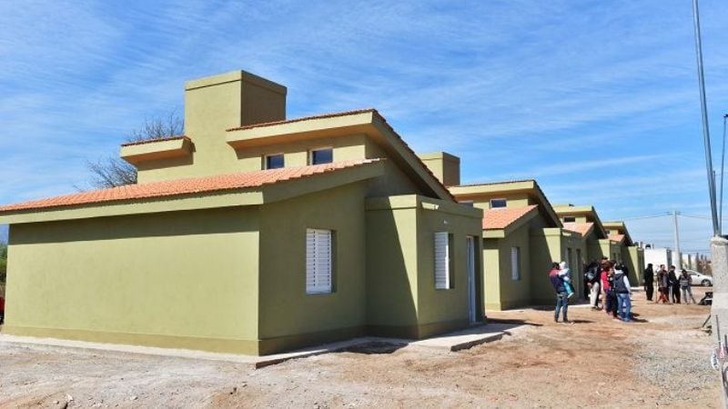 La Gobernadora entregó viviendas a familias de Valle Viejo