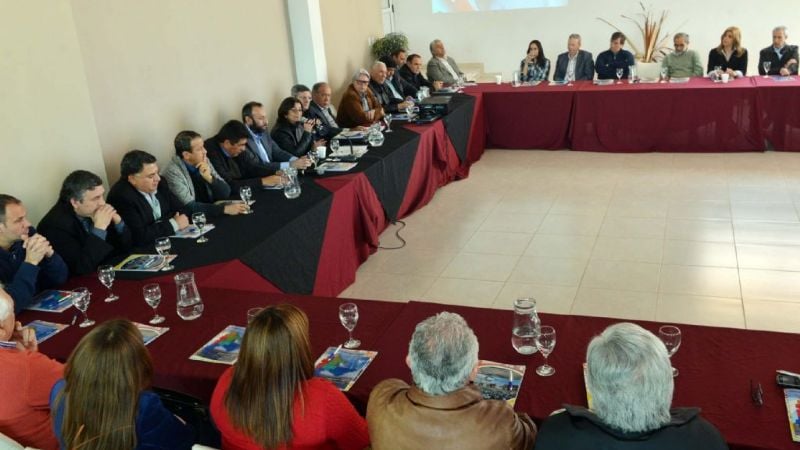 Compromiso para reactivar la obra pública