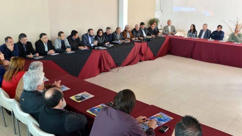 Compromiso para reactivar la obra pública