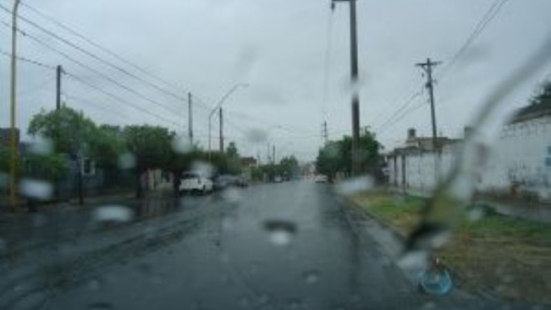 Voladuras de techos y caídas de árboles