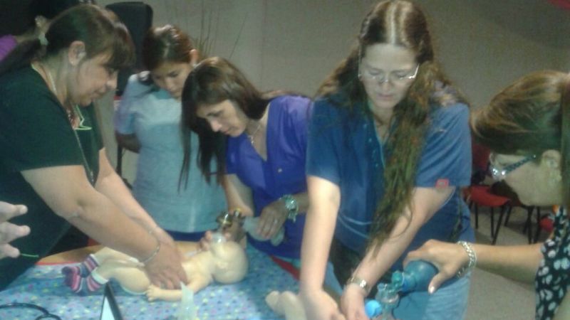 Cuidados iniciales del recién nacido de riesgo y traslado neonatal