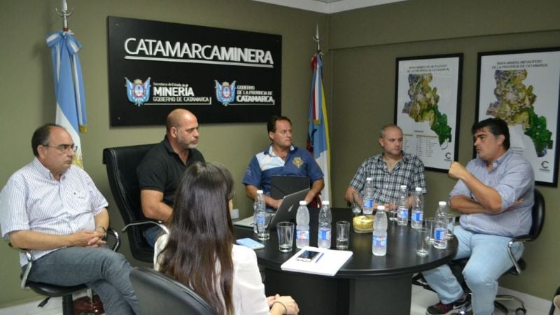 Reunión en Minería por la puesta en marcha de Cerro Atajo