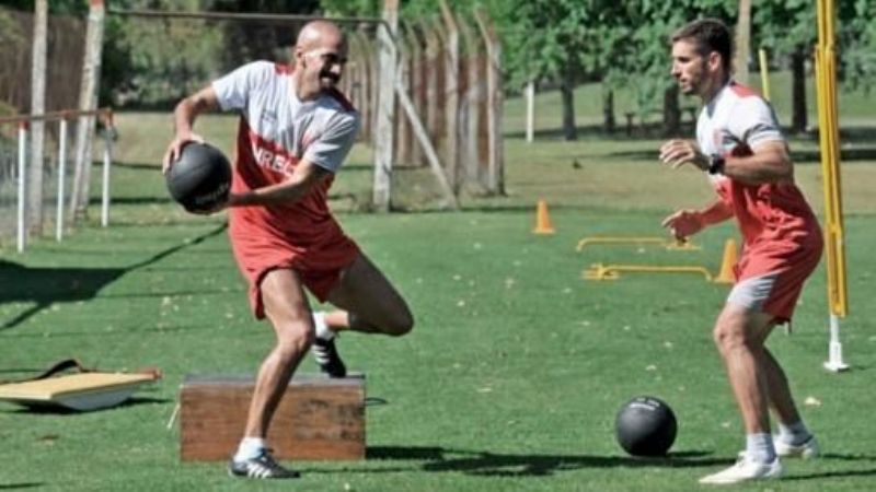 Verón vuelve a jugar al fútbol en un amistoso frente a Bahía de Brasil