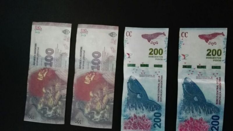 Alertan por una pareja que entrega de billetes falsos y aún no está detenida