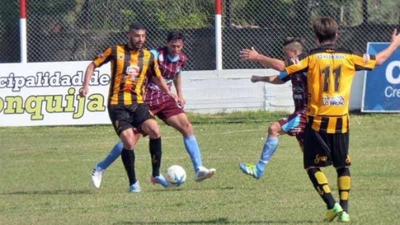 Unión Aconquija en Las Estancias por la Copa Argentina
