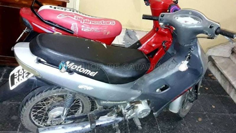 Aprehenden a dos jóvenes  mientras intentaban cobrar el rescate por una motocicleta