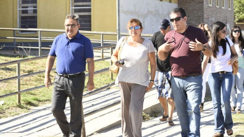 Jalil recorrió los barrios La Esperanza y Magisterio por el inicio de las obras