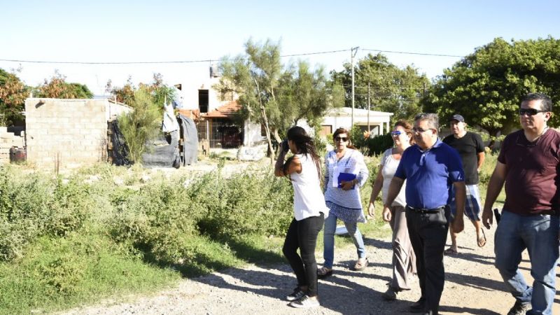 Jalil recorrió los barrios La Esperanza y Magisterio por el inicio de las obras