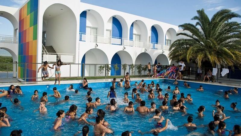 Dejaron varados a niños del interior de La Paz en el CIIC