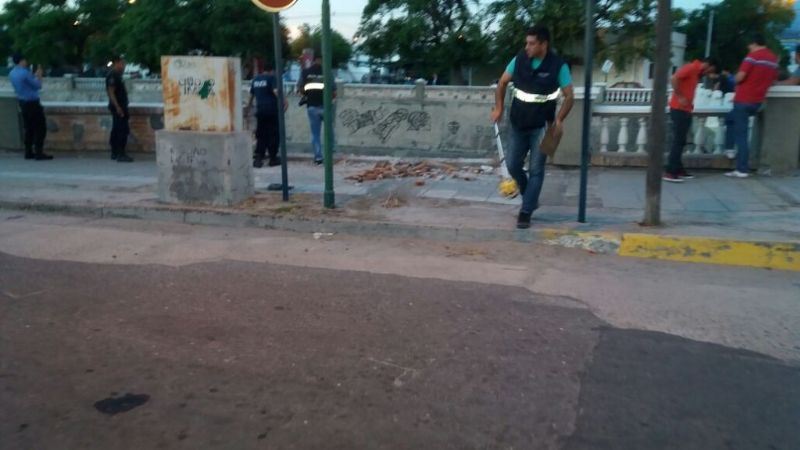 Pasó de largo y cayó al canal