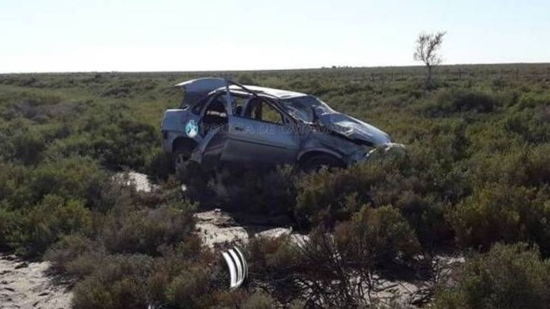 Un matrimonio y un menor heridos tras un vuelco en Casa de Piedra