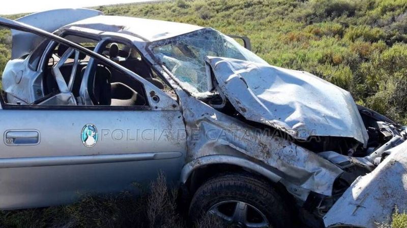 Un matrimonio y un menor heridos tras un vuelco en Casa de Piedra