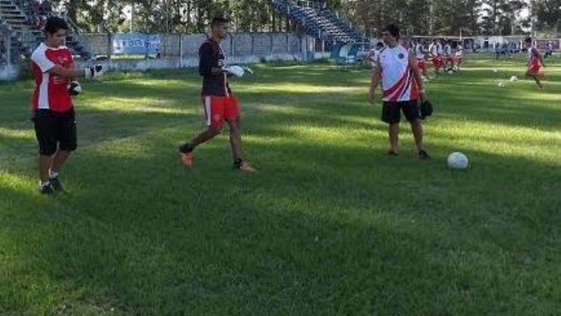 “La Villa” cerró su preparación con caída ante Marapa