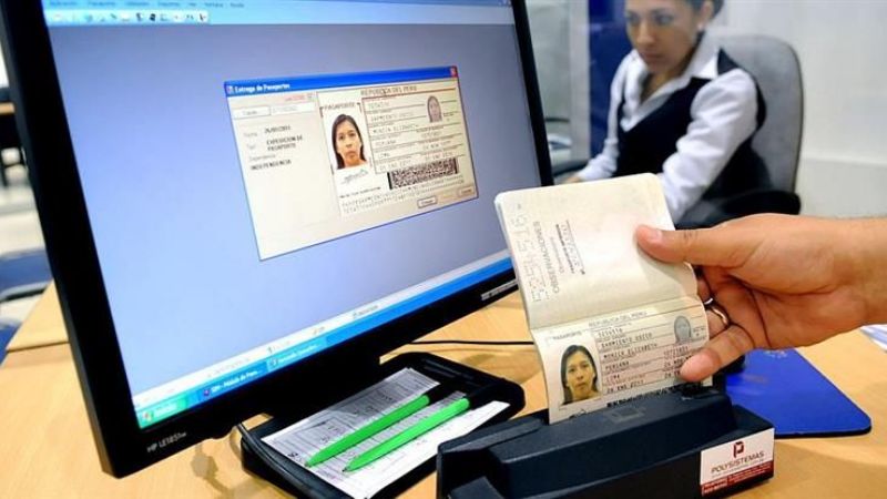 Macri modificó la ley de Migraciones, que endurece controles