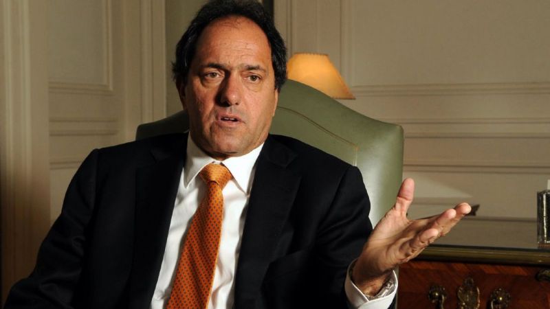 Scioli no piensa ser candidato en octubre
