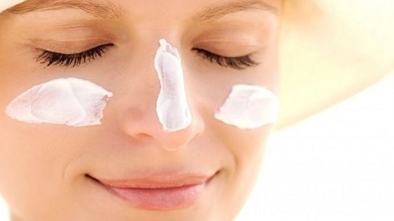 Cómo aplicarse el protector solar sin cometer errores