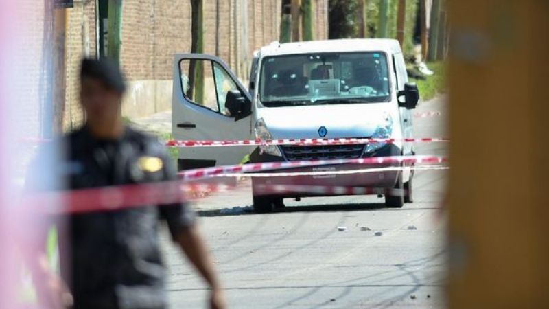 Acribillaron a un empresario para robarle 6 millones de pesos