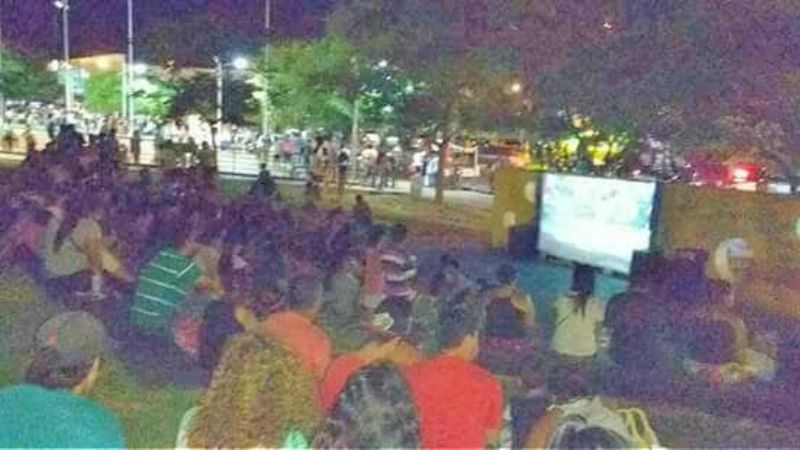 Exitosas exhibiciones del cine móvil en Capital y el interior