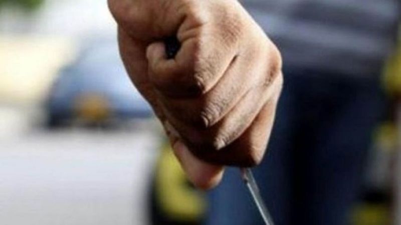 Amenazó a su hermano de muerte con un cuchillo