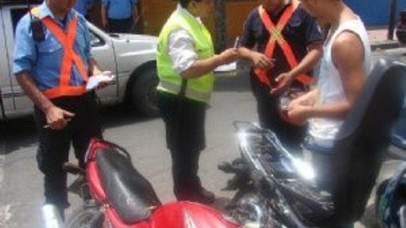 Continúan los operativos de control vehicular en la Capital