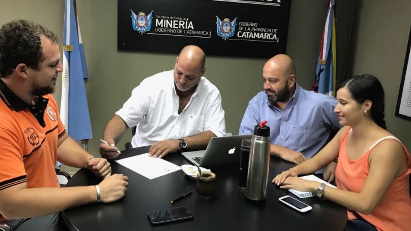 Minería y Defensa Civil firman convenio de cooperación y asistencia mutua