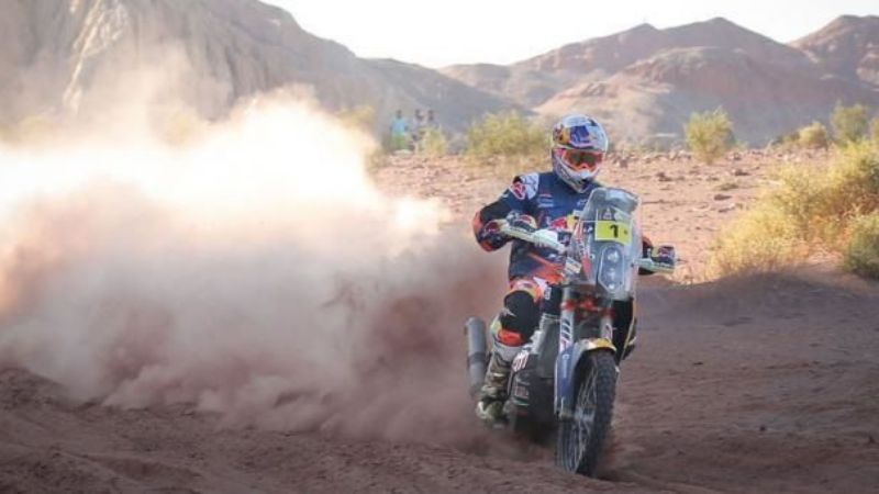 El austríaco Walkner ganó en motos, donde lidera Barreda y abandonó Price