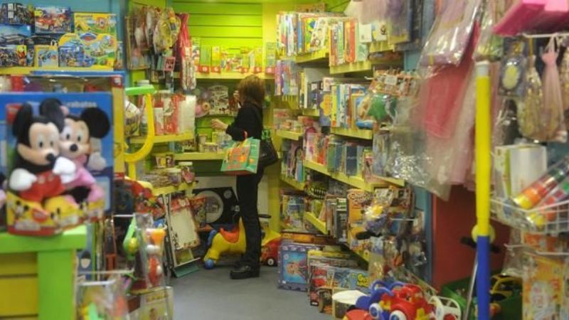 Las ventas en comercios cayeron 3,1% interanual