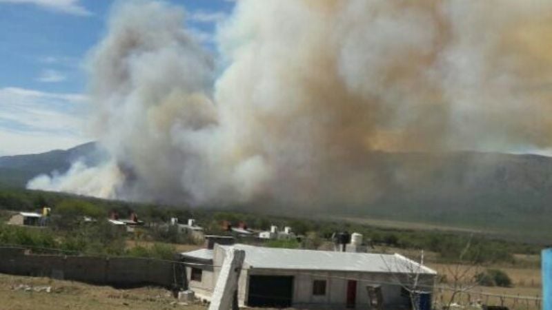 Por importante incendio, salió de servicio línea de media tensión