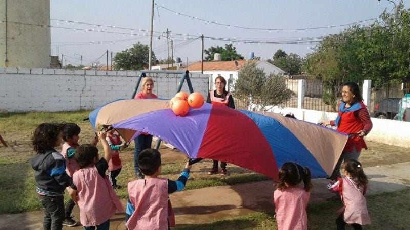 Programa "Niñéz Cercana": ARCOR entregó Kits didácticos