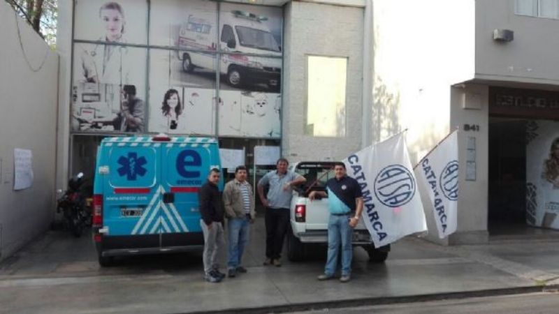 Empleados toman sede de EMECOR