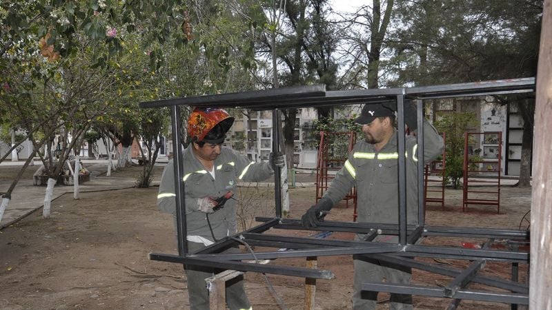 Construcción de nuevos nichos en el cementerio