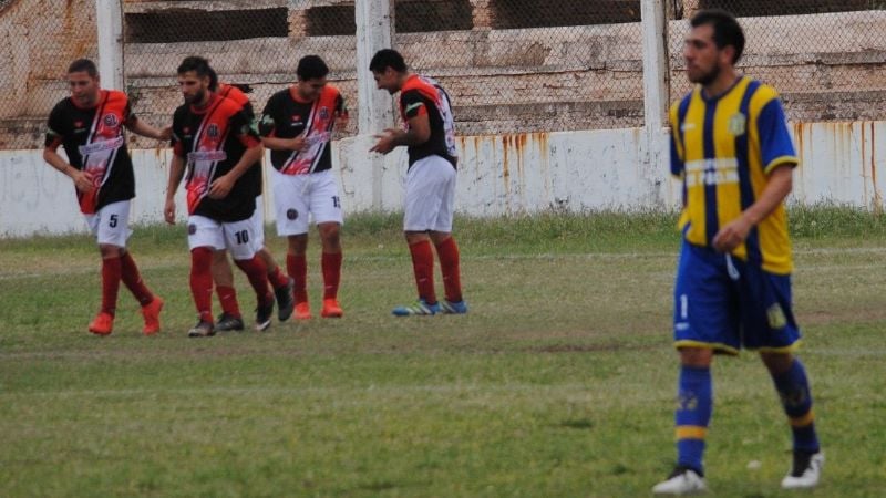 “La Villa” complicó a La Merced y “Defe” se prende