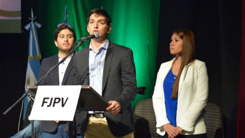 "Nuestra fuerza propone una generación joven, que trabaja en equipo"