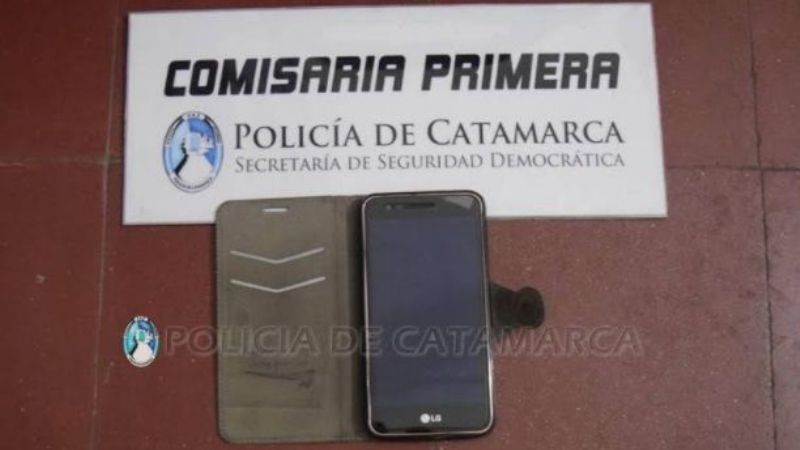 Aprehenden a un joven y recuperan un teléfono celular