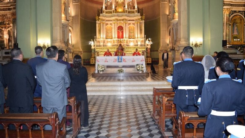 Cadetes y aspirantes de la Policía recibieron Sacramentos en la Catedral