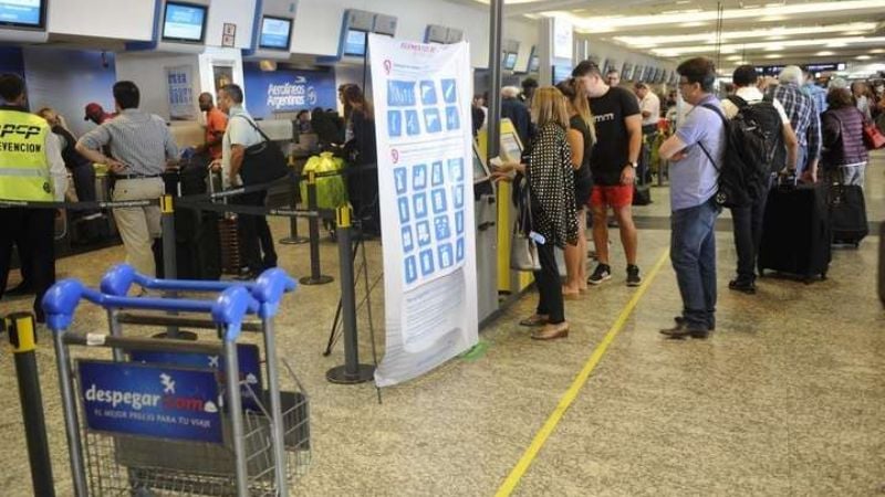 Reprograman vuelos de Aerolíneas y Austral en Aeroparque